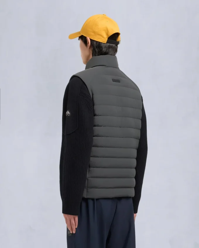 Atrium Vest